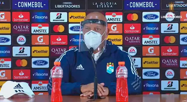 Roberto Mosquera defendió la propuesta de Sporting Cristal.