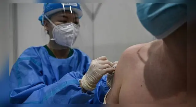 China: más de 200 millones de personas ya han sido vacunadas contra la COVID-19.