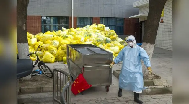 La producción de desechos sanitarios se duplica y pone a sistema de recogida y tratamiento al borde de la saturación.