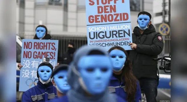 China está siendo acusada de detener hasta 2 millones de personas de estas tribus en campamentos en la región del lejano oeste en los últimos años. China está siendo acusada de detener hasta 2 millones de personas de estas tribus en campamentos en la región del lejano oeste en los últimos años.