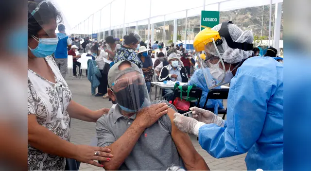 Vacuna contra el COVID-19 para adultos mayores de 70 años empezará el 30 de abril próximo.