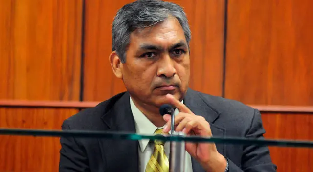 Carlos Pichilingue fue sentenciado en 2003 a 25 años de prisión por violaciones a los derechos humanos con el Destacamento militar Colina. Carlos Pichilingue fue sentenciado en 2003 a 25 años de prisión por violaciones a los derechos humanos con el Destacamento militar Colina.