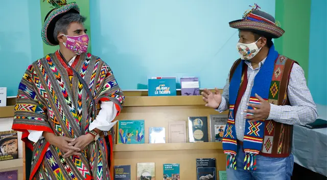 entregaron mobiliarios para 11 espacios de lectura en Ayacucho.