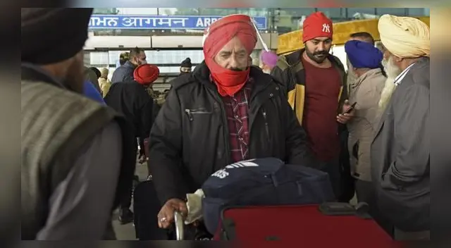 Según los portales de comparación de precios, un billete para volar de Bombay a Dubái costaba el viernes hasta 80.000 rupias. Según los portales de comparación de precios, un billete para volar de Bombay a Dubái costaba el viernes hasta 80.000 rupias.