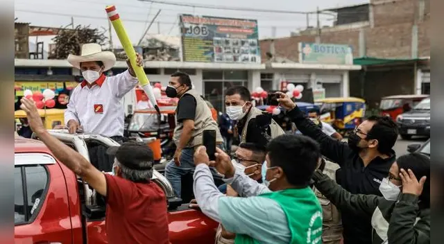 Pedro Castillo fue recibido por una multitud de partidarios en Trujillo. Pedro Castillo fue recibido por una multitud de partidarios en Trujillo.