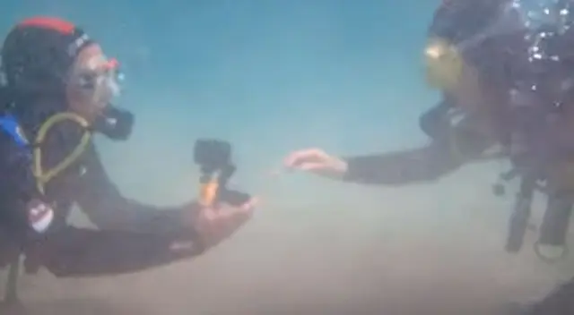 La tierna pedida de matrimonio se volvió viral en YouTube. La tierna pedida de matrimonio se volvió viral en YouTube.