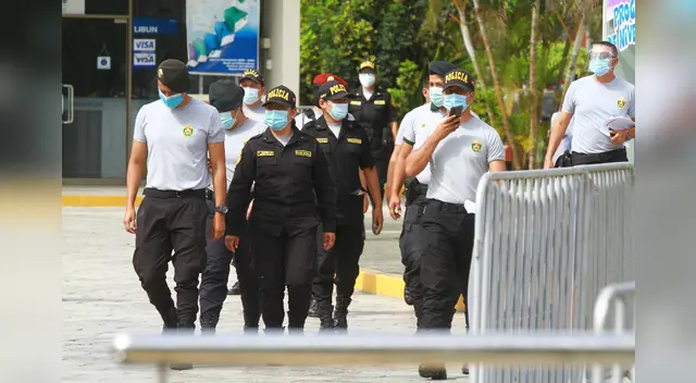 Contraloría viene investigando el caso de policías vacunados irregularmente en Arequipa. Contraloría viene investigando el caso de policías vacunados irregularmente en Arequipa.