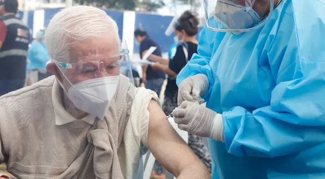 Se han habilitado 50 puntos de vacunación contra la COVID-19 para adultos mayores de 70 años.