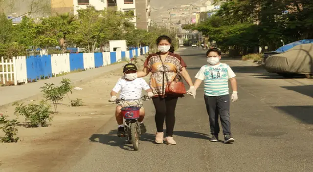 Según el INS, las familias deben evitar recibir visitas para prevenir los contagios por COVID-19. Según el INS, las familias deben evitar recibir visitas para prevenir los contagios por COVID-19.