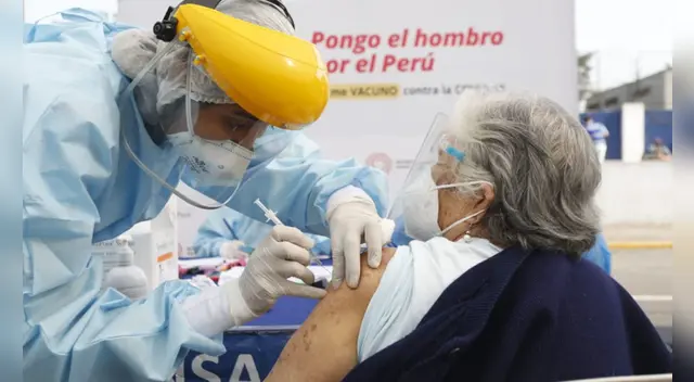 El Ministerio de Salud también habilitó los centros de vacunación contra la COVID-19 para las personas mayores.