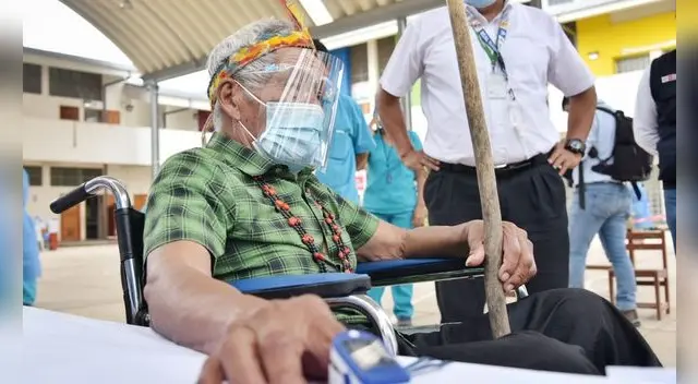 Gobierno continúa con vacunación a adultos mayores, población que es una de las más vulnerables frente al COVID-19. Foto: Paolo Peña Gobierno continúa con vacunación a adultos mayores, población que es una de las más vulnerables frente al COVID-19. Foto: Paolo Peña