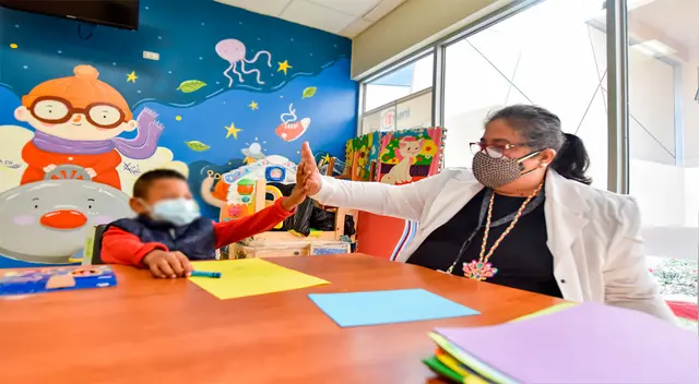 Niños y adolescentes reciben atención en el INSN San Borja