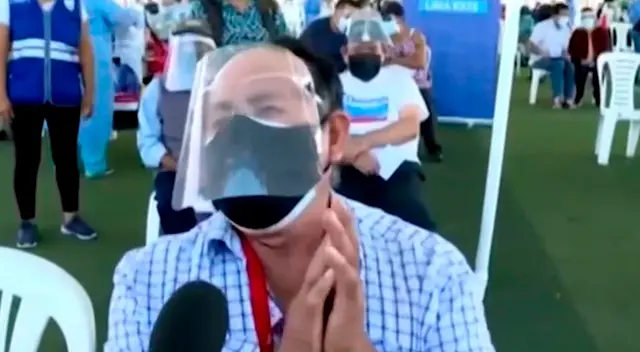 Abuelito recibe primera vacuna contra el COVID-19.