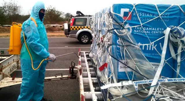 El embajador de Rusia en India, Nikolay Kudashev resaltó que estos esfuerzos ayudan a mitigar la segunda ola mortal y a salvar vidas. El embajador de Rusia en India, Nikolay Kudashev resaltó que estos esfuerzos ayudan a mitigar la segunda ola mortal y a salvar vidas.