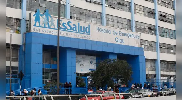 Familia de paciente oncológico denuncia que el  hospital de Emergencias Grau no refiere a adulta mayor a Hospital Almenara desde hace un mes.
