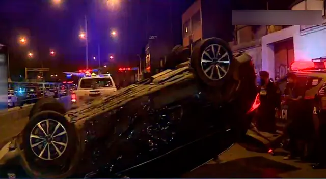 se registró un accidente vehicular durante una persecución policial se registró un accidente vehicular durante una persecución policial