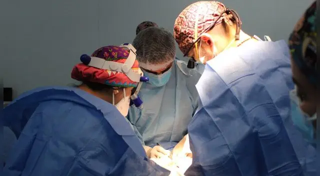 Operación de tumoración Operación de tumoración