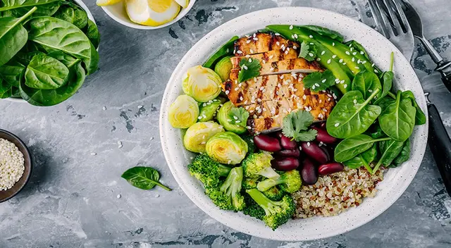 El consumo en exceso de alimentos saludables puede causar algunas complicaciones si no sabemos combinarlos. El consumo en exceso de alimentos saludables puede causar algunas complicaciones si no sabemos combinarlos.