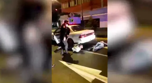 Habrían asaltado a clientes de cajero automático.