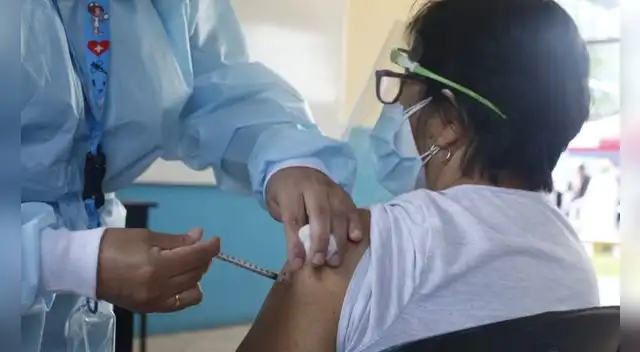 Desde hace varios meses, los voluntarios de los ensayos clínicos de Sinopharm vienen exigiendo el levantamiento del ciego y la inmunizado de las personas que recibieron placebo durante los estudios.