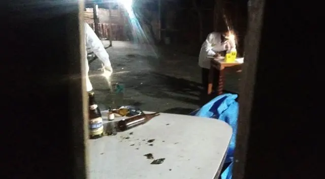 La Fiscalía investigará las causas del asesinato de cuatro personas en un bar clandestino. La Fiscalía investigará las causas del asesinato de cuatro personas en un bar clandestino.