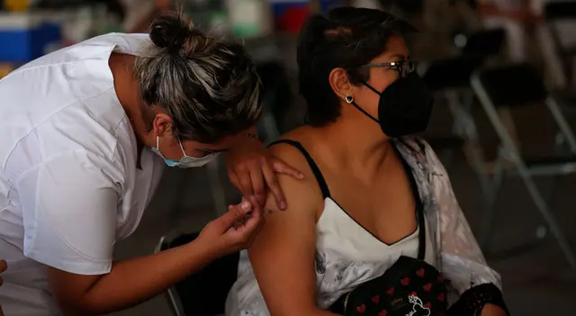 La calculadora de Cola de Vacunación para México permitirá conocer en qué lugar estás para recibir la vacuna.