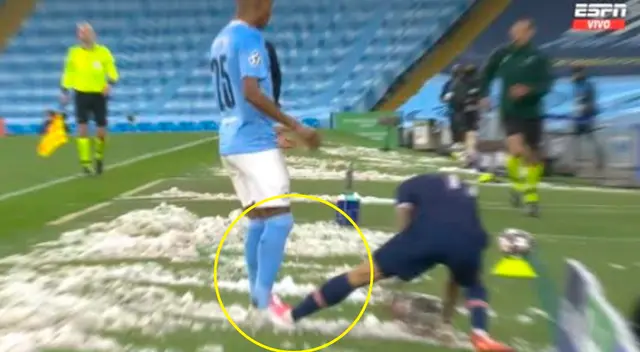 Ángel Di María fue sancionado con tarjeta roja.