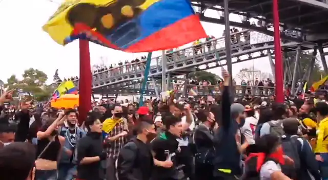 Se resalta la forma de protesta de estos jóvenes, quienes además de rechazar la reforma tributaria, piden presupuesto para la educación y respeto por la vida.