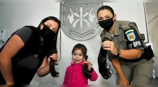 La Brigada Militar de Brasil lleva a cabo una campaña que invita a las personas a donar un poco de su cabello para pacientes oncológicos.