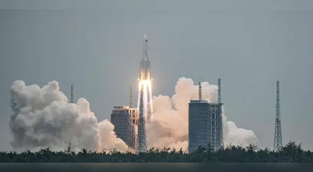 “Es extremadamente bajo”: China minimiza los riesgos de la caída de su cohete fuera de control.