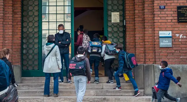 El Ministerio de Francia respalda la feminización de algunas palabras. El Ministerio de Francia respalda la feminización de algunas palabras.