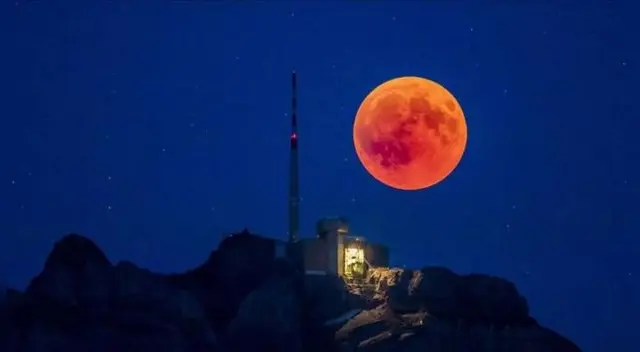 Se trata de una ocasión especial pues la alineación estará perfecta entre el Sol, la Tierra y la Luna por este motivo nuestro planeta estará cubierto por su satélite natural. Se trata de una ocasión especial pues la alineación estará perfecta entre el Sol, la Tierra y la Luna por este motivo nuestro planeta estará cubierto por su satélite natural.