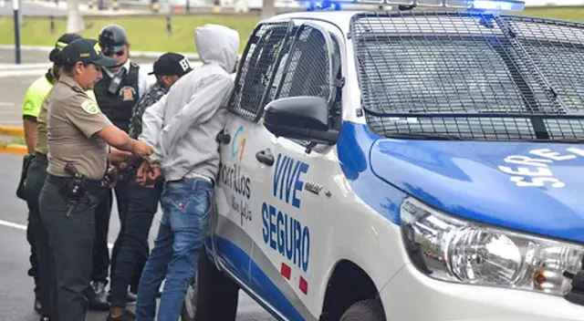 La Municipalidad de Chorrillos junto a la PNP combatirán la delincuencia en el distrito. La Municipalidad de Chorrillos junto a la PNP combatirán la delincuencia en el distrito.