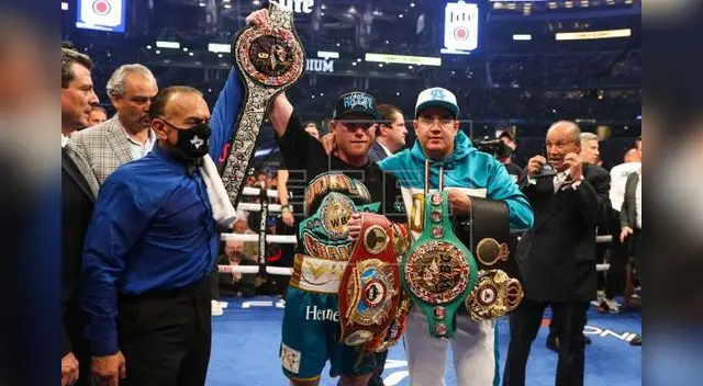 'Canelo' Alvarez demostró su superioridad y se queda con cinturón.