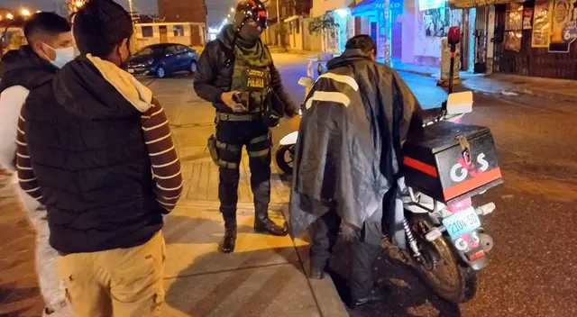 Al momento de la intervención, Romelio Salas se encontraba en una moto lineal de placa 2104-5D que tenía logotipos de la empresa G45 Perú S.A.C. y quedó detenido en la comisaría. Al momento de la intervención, Romelio Salas se encontraba en una moto lineal de placa 2104-5D que tenía logotipos de la empresa G45 Perú S.A.C. y quedó detenido en la comisaría.