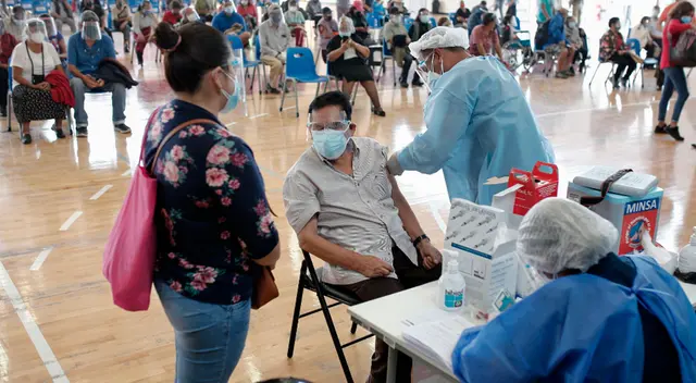 Vacunación COVID-19 en Perú para las personas con sindrome de dow