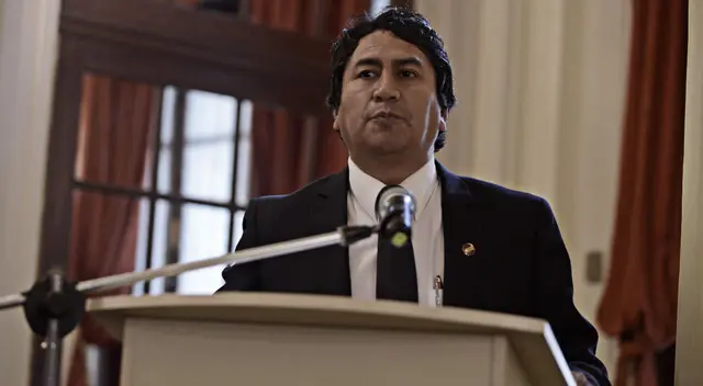 Vladimir Cerrón fue Gobernador Regional de Junín entre 2011 y 2014, y volvió a ser elegido para el periodo 2019-2022.