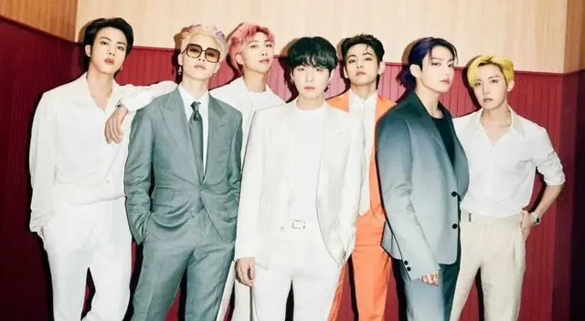 La agrupación de Kpop, BTS, sorprendió al anunciar que cantarán su nuevo tema por primera vez en los Premios Billboard a fines de mes.