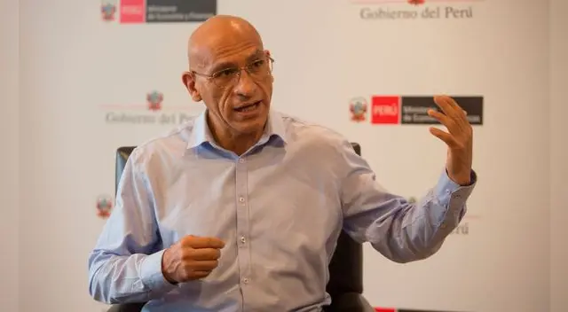 El ministro de Economía, Waldo Mendoza, explicó que la devolución de aportes costaría 50 veces el PBI de China.