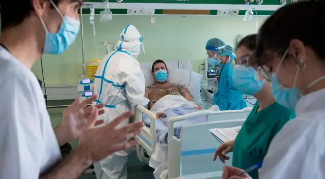 "Ocho meses después del diagnóstico solo hubo tres pacientes que ya no mostraron su positividad a la prueba (de anticuerpos)", explicaron el ISS y el San Raffaele en un comunicado, refiere EFE.