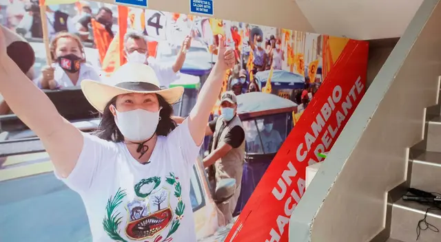 Dueña del negocio pide no repetir este hecho en ningún otro local o domicilio, ya que está prohibido colocar este tipo de anuncios sin previa autorización del municipio y de los dueños de los establecimientos. Dueña del negocio pide no repetir este hecho en ningún otro local o domicilio, ya que está prohibido colocar este tipo de anuncios sin previa autorización del municipio y de los dueños de los establecimientos.