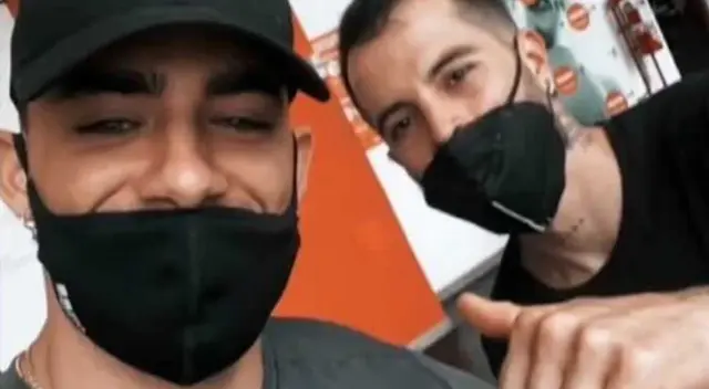 Austin Palao sorprendió al mostrarse entrenando con el cantante Mike Bahía y avivó rumores que sería participante de La Voz Perú. Austin Palao sorprendió al mostrarse entrenando con el cantante Mike Bahía y avivó rumores que sería participante de La Voz Perú.