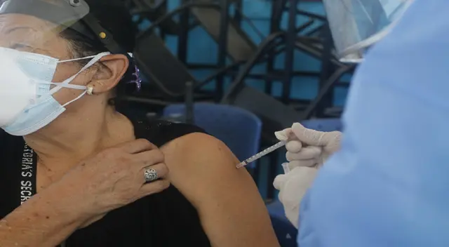 Conoce en esta nota, las consecuencias de que te inyecten aire en vez de la dosis contra la COVID-19 Conoce en esta nota, las consecuencias de que te inyecten aire en vez de la dosis contra la COVID-19