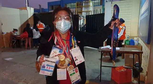 Madre de Ronald pide con urgencia a autoridades apoyar a su hijo quien necesita cama UCI.