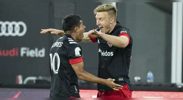 El festejo efusivo de Edison Flores por su gol marcado en DC United El festejo efusivo de Edison Flores por su gol marcado en DC United
