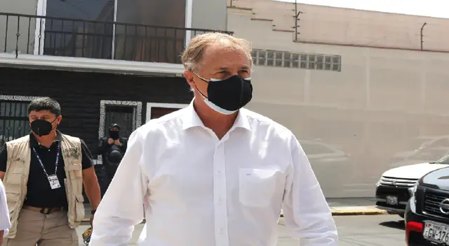 Alcalde de Lima, Jorge Muñoz cuestionó que se haya querido priorizar vacunar a la selección de fútbol Alcalde de Lima, Jorge Muñoz cuestionó que se haya querido priorizar vacunar a la selección de fútbol
