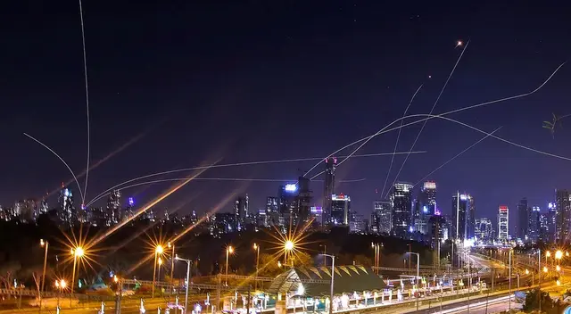 Israel recibió el ataque de una lluvia de misiles lanzados desde la Franja de Gaza.