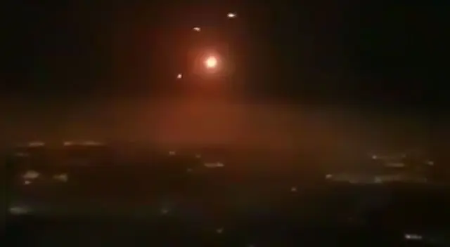 El sistema antimisiles fue diseñado por la compañía Rafael Advanced Defense System LTD y contó con una financiación superior a los 200 millones de dólares por parte de Estados Unidos. El sistema antimisiles fue diseñado por la compañía Rafael Advanced Defense System LTD y contó con una financiación superior a los 200 millones de dólares por parte de Estados Unidos.