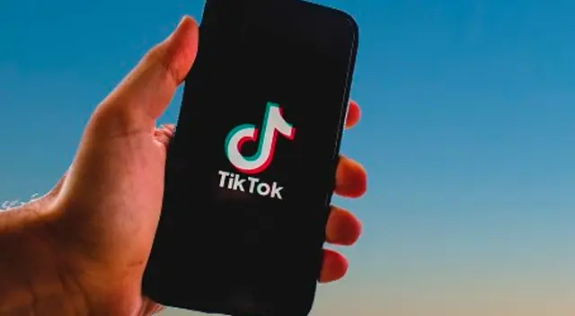 Conoce la forma de generar ingresos viendo videos en TikTok.