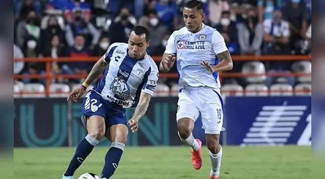 Yotún tuvo un importante juego en el empate del Cruz Azul ante Pachuca. Yotún tuvo un importante juego en el empate del Cruz Azul ante Pachuca.